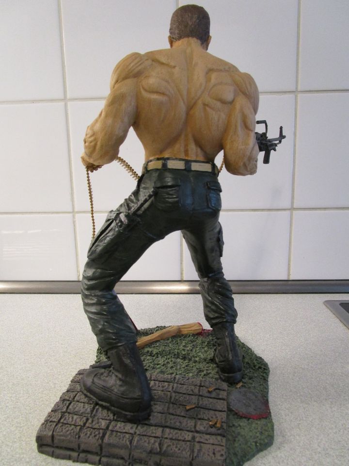 Statue Schwarzenegger - Phantom Kommando - Model Resin Kit - 1/6 in Berlin