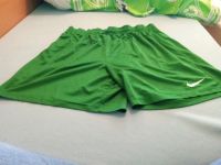 Eine Nike kurze Hose zu verkaufen Niedersachsen - Cloppenburg Vorschau