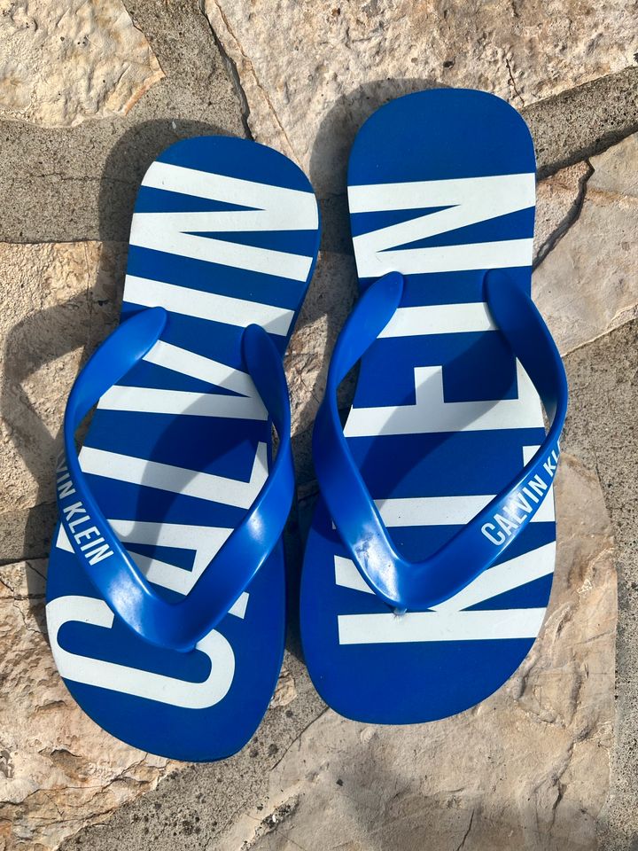 Flipflops von Calvin Klein Größe 39/40 blau in Kerpen