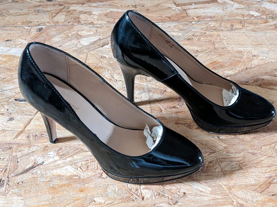 Highheels rot und schwarz Lack, Gr. 37 in Hamm