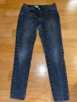 BENETTON SKINNY JEANS 134 GRAU Dresden - Blasewitz Vorschau