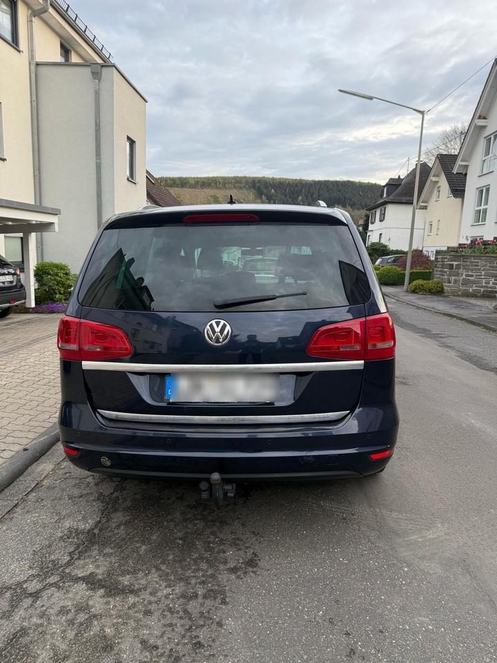 VW Sharan in Top-Zustand – TÜV frisch, Kupplung neu, Panoramadach in Siegen