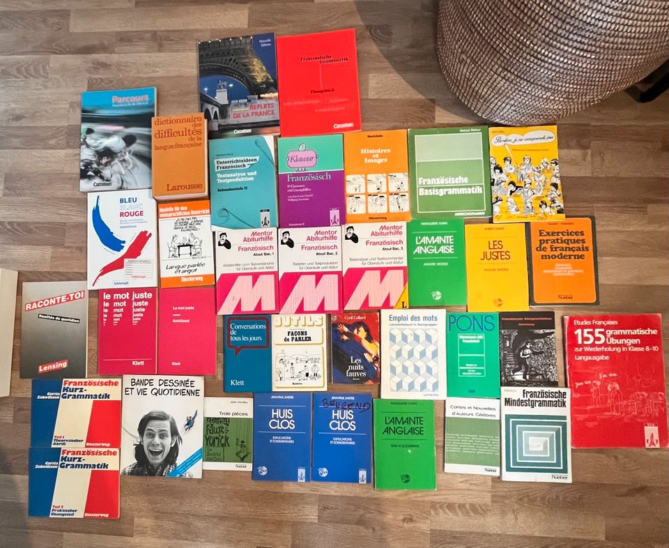 Verschiedene Französischbücher für den Unterricht oder zum Lernen in Berlin