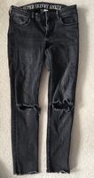 Schwarze Skinny Jeans von H&M mit Löchern Wandsbek - Hamburg Poppenbüttel Vorschau