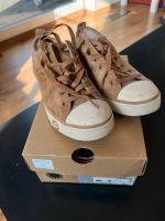 UGG Sneakers Winterschuhe mit Lammfell gefüttert Gr. 37 Nordrhein-Westfalen - Solingen Vorschau