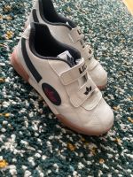 Lico Turnschuhe weiß Sportschuhe Halle Gr. 32 Düsseldorf - Unterrath Vorschau