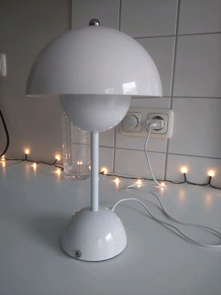 Design Style LED Akku Tischlampe , weiss in Hamburg