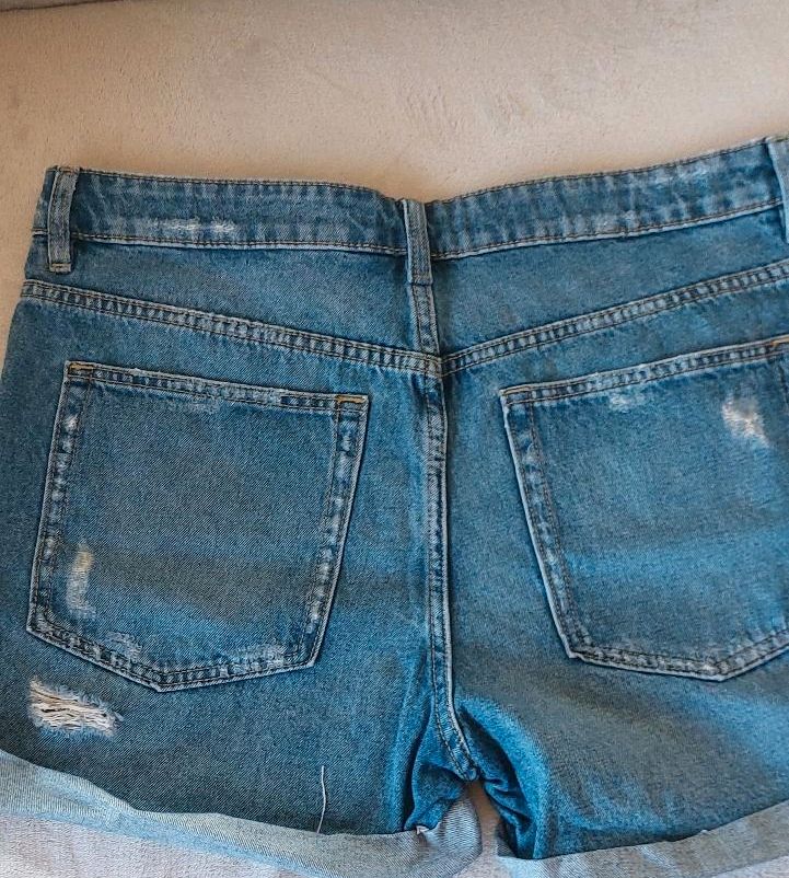 Kurze Jeans Shorts Destroyed Gr.40 in Homburg