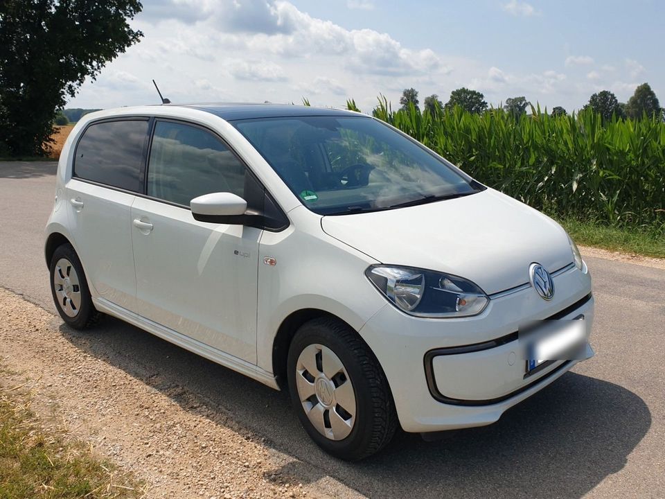 Volkswagen e-UP! CCS / Panorama /Automatik / Navi usw. in Augsburg