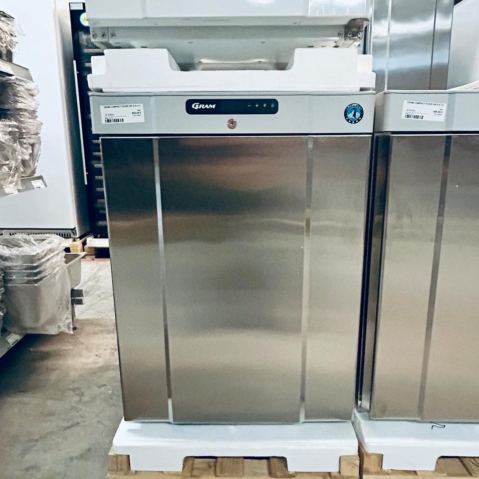 GRAM Hoshizaki Kühlschrank / Tiefkühlschrank Compact B-Ware in Frankfurt am Main