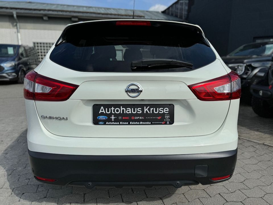 Nissan Qashqai 1.2l Pano Navi DAB N-Connecta in Eslohe