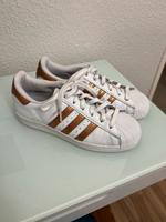 Adidas Superstar, Echtleder, Gr. 38 2/3 Hessen - Wiesbaden Vorschau