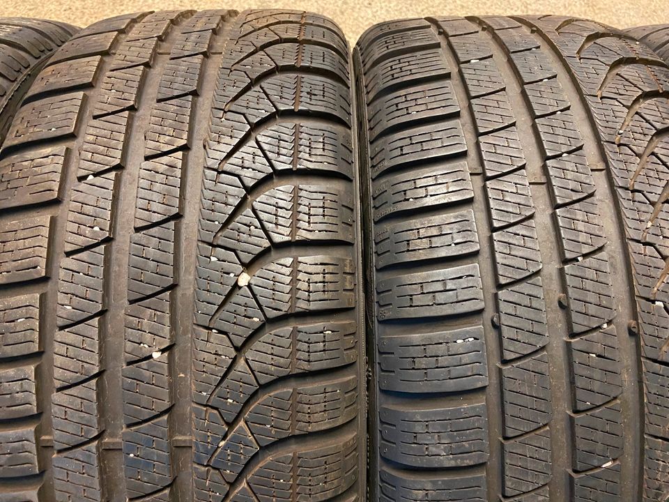 4 x Winterreifen Pirelli M+S 245/35 R19 93V 2 x 5,5mm 2 x 7mm in Klein-Winternheim