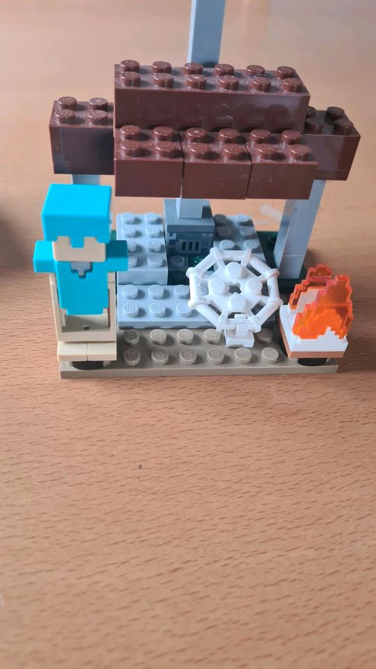 Lego Minecraft Das verlassene Dorf in Uelzen