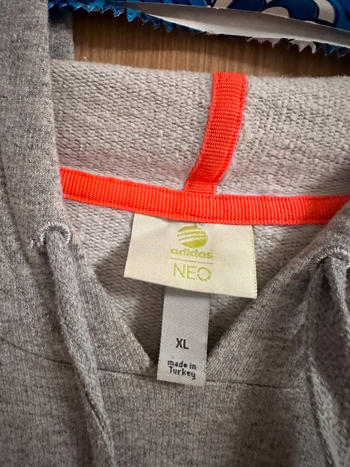 Hoodie Adidas NEO in Aue