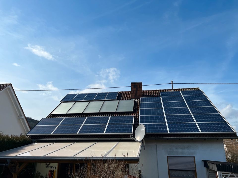 Professionelle Photovoltaikanlage Solar PV Anlagen Reinigung in Neunkirchen