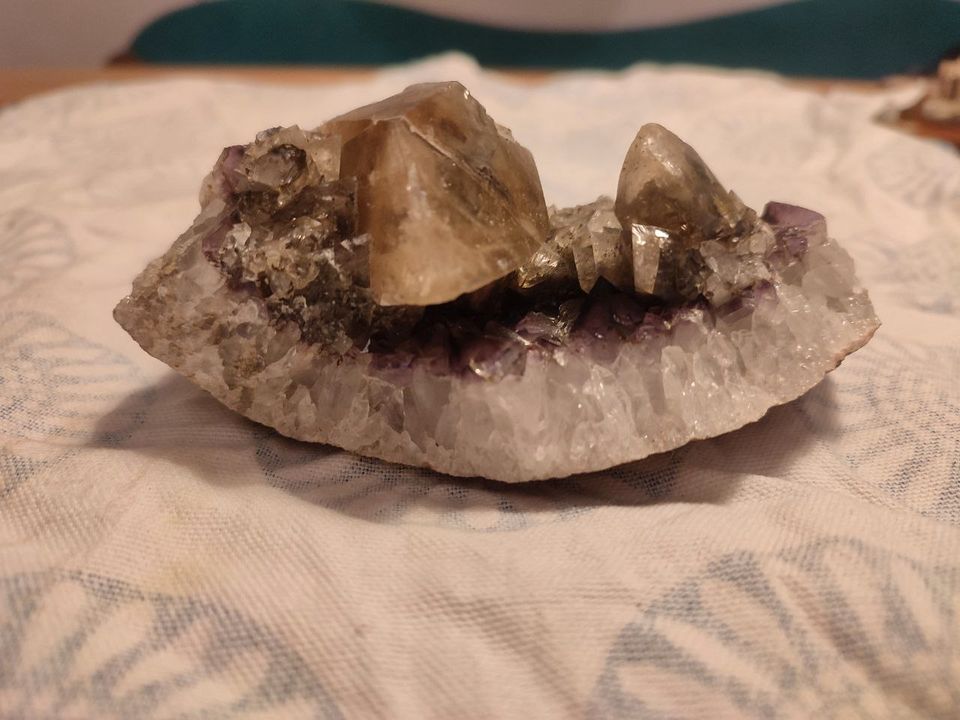 Amethyst & Calcit Geode Edelstein in Kaisheim