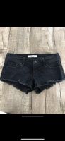 Hollister Hotpants Shorts kurze Hose Jeans schwarz 26 Sommer Hannover - Bothfeld-Vahrenheide Vorschau