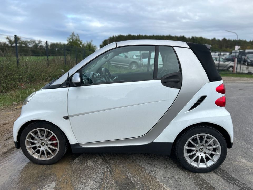 Smart ForTwo cabrio Micro Hybrid Drive Servo/Leder in Wildau