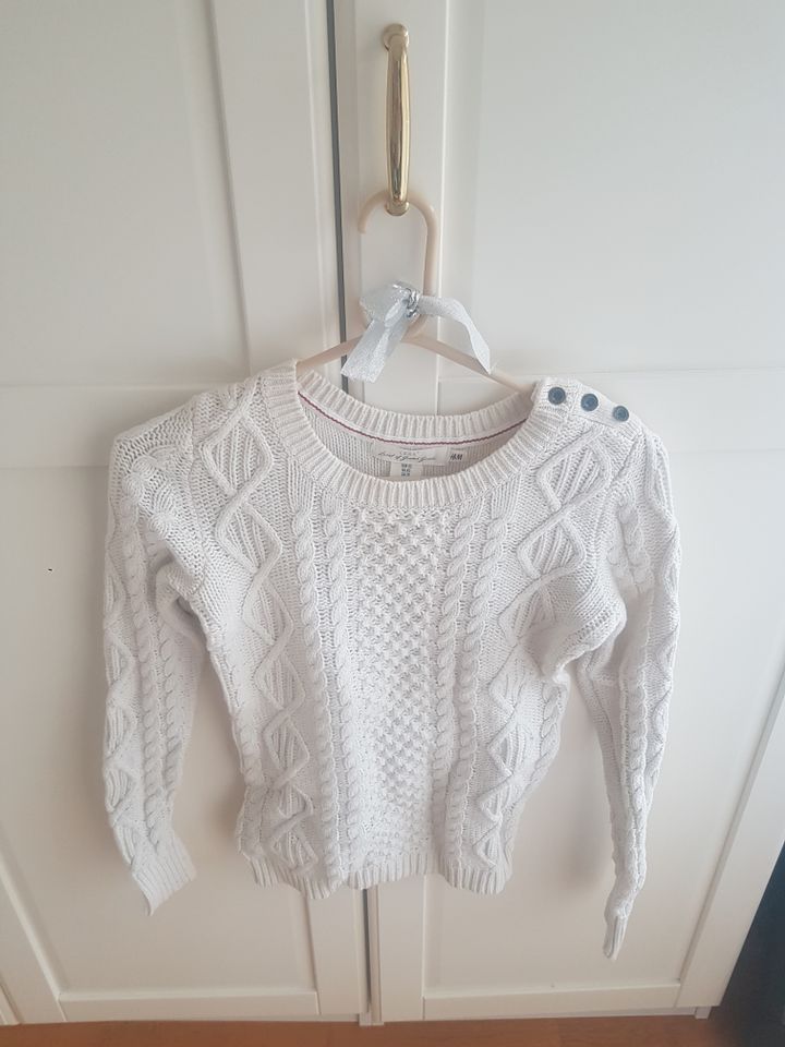 Weißer H&M Pullover in XS in München