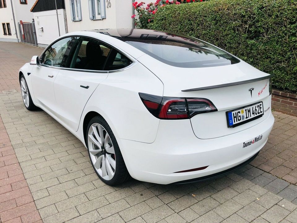 MIETEN Tesla Model 3/Y Performance weiß - eAuto Abo-Langzeitmiete in Friedrichsdorf