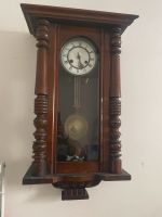 Antik Wanduhr Pendel Uhr sehr altes Schmuckstück Nordrhein-Westfalen - Gelsenkirchen Vorschau