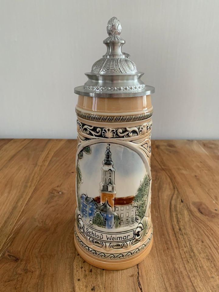 Bierkrug / Porzellan Krug mit Zinndeckel Schloß Weimar in Zeuthen