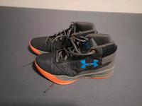 Under Armour Schuhe schwarz/grau mit orangener Sohle Gr. 36 Hessen - Pohlheim Vorschau