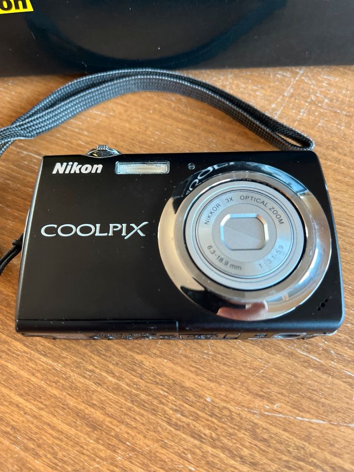 Nikon Coolpix S220 sehr gut erhalten inkl. OVP in Bochum
