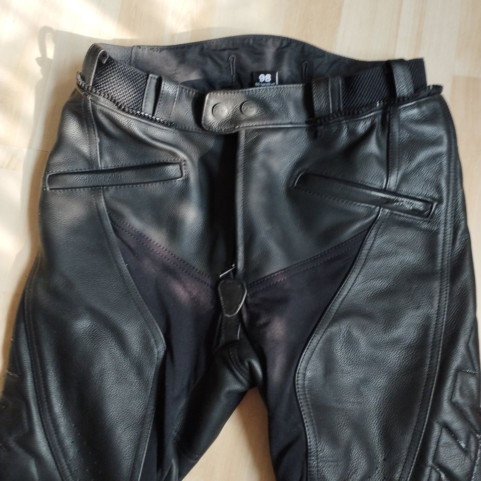 FLM Sport Leder Motorradhose Motorrad Hose Herrn Gr. 98 neuwertig in Solingen