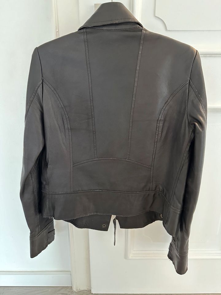 Damen Biker Leder Jacke in dunkelbraun von Mango Größe XS in Rösrath