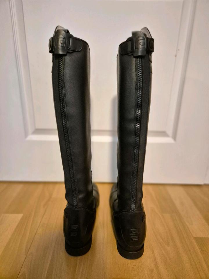 Fast NEU Cavallo Linus Slim Jump 7-7 1/2 51 (49,5) 34 schwarz in Mülheim (Ruhr)