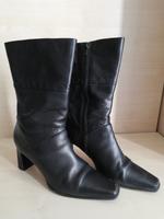 Damenstiefel Gr. 39 Zwei Mal getragen inkl. Original-Karton Niedersachsen - Peine Vorschau
