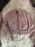 H&M Bomberjacke rosé glänzend Gr. 34 Schleswig-Holstein - Reinfeld Vorschau