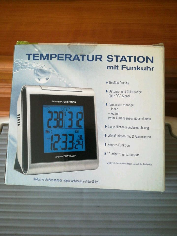 Temperatur Station mit Funkuhr in Mülheim (Ruhr)