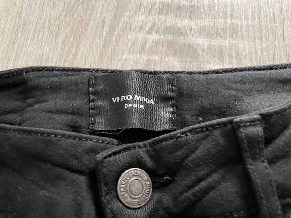 Vero Moda Premium Stoffhose in schwarz Gr. XS/30 *neuwertig* in Bad Sobernheim