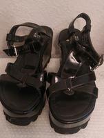 Raver Sandalen Lack schwarz  40, Plateau even&odd,wave Berlin - Tempelhof Vorschau