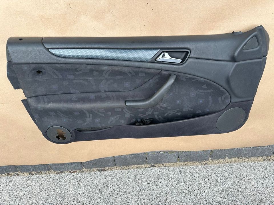 Mercedes Benz A208 W208 Türverkleidung Türpappe links Mescalero in Hanau