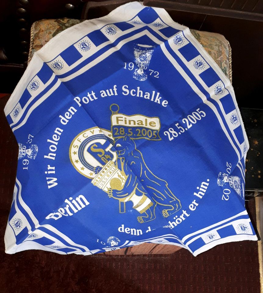 TÜCHER VON SCHALKE O4 UND TASCHE in Bottrop