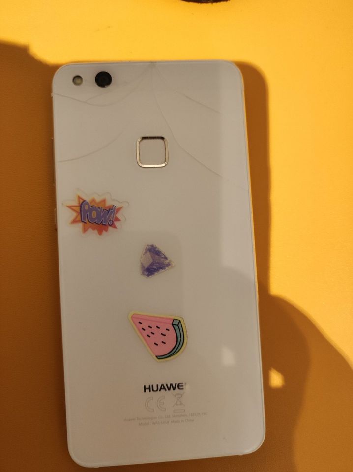 gebrauchtes funktionsfähiges Huawei P10 lite 32GB weiß mit Zub. in Wedel