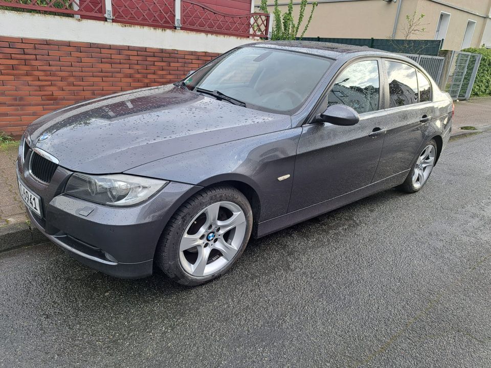 Auto BMW 320 D in Frankfurt am Main