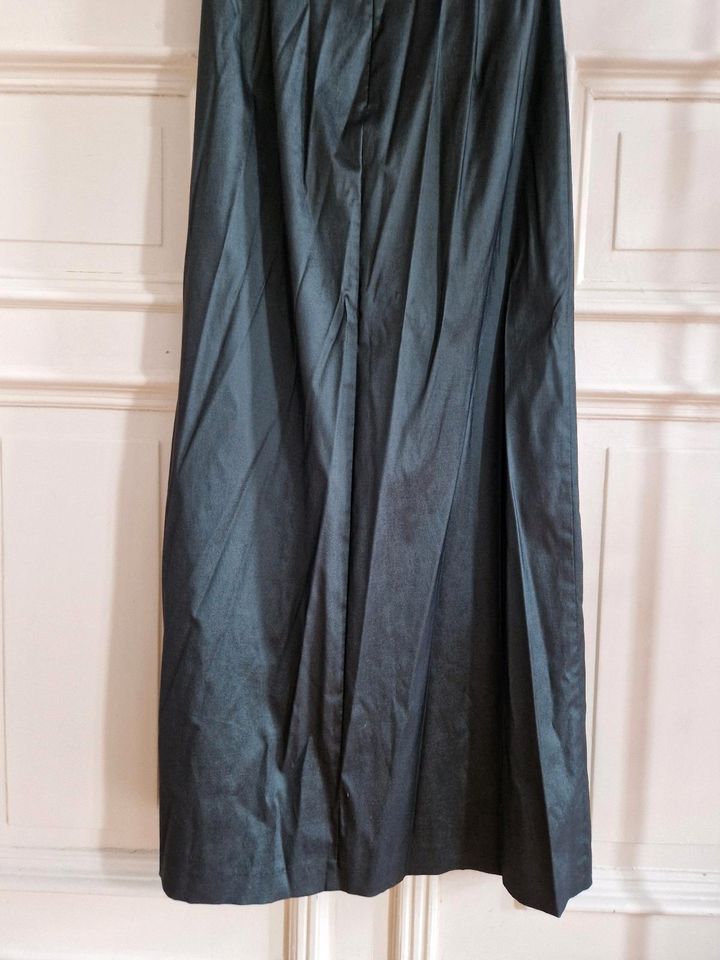 Mexx Festkleid schulterfreies Kleid schwarz glänzend Gr. 42 in Berlin