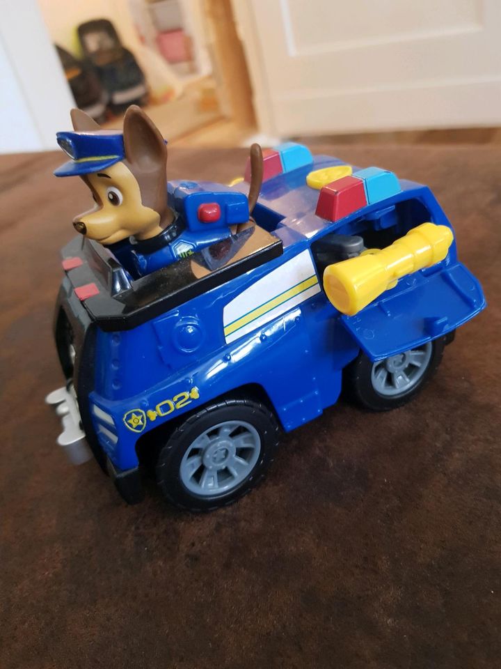 Paw Patrol Chase Transforming Police Cruiser in Berlin