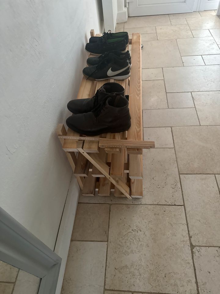 Schuhregal Schuhständer Schuhe in Maasbüll