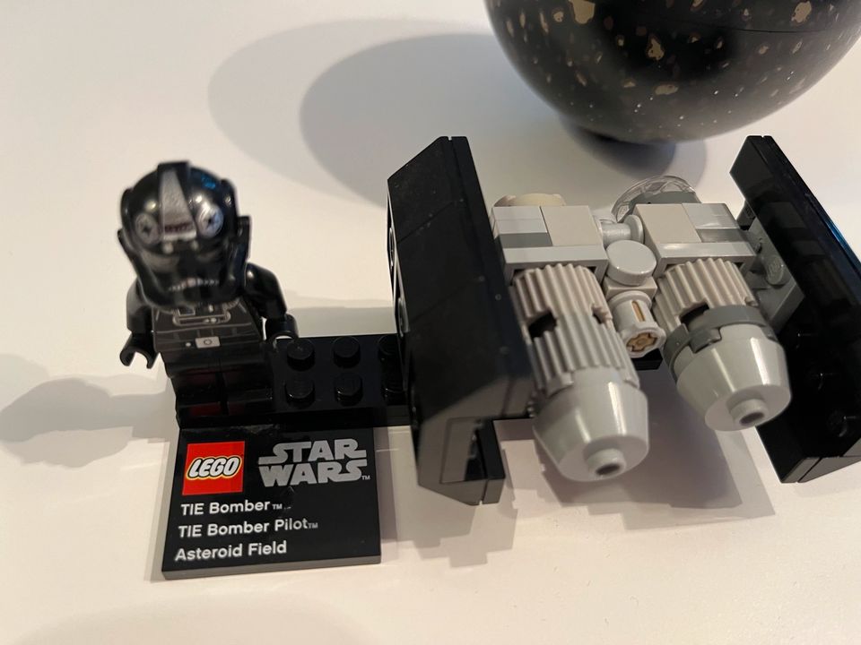 LEGO TIE Bomber and Asteroid Field (75008) in Hamburg