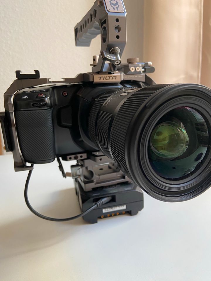 Blackmagic Cinema Pocket 4k mit Sigma Art 18-35mm und Zubehör in Köln