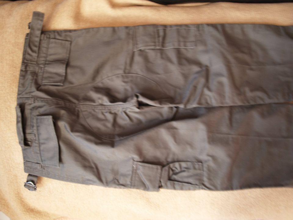 Outdoorhose "12A" (kleiner!), neuwertig (inkl. VK!) in Sickte