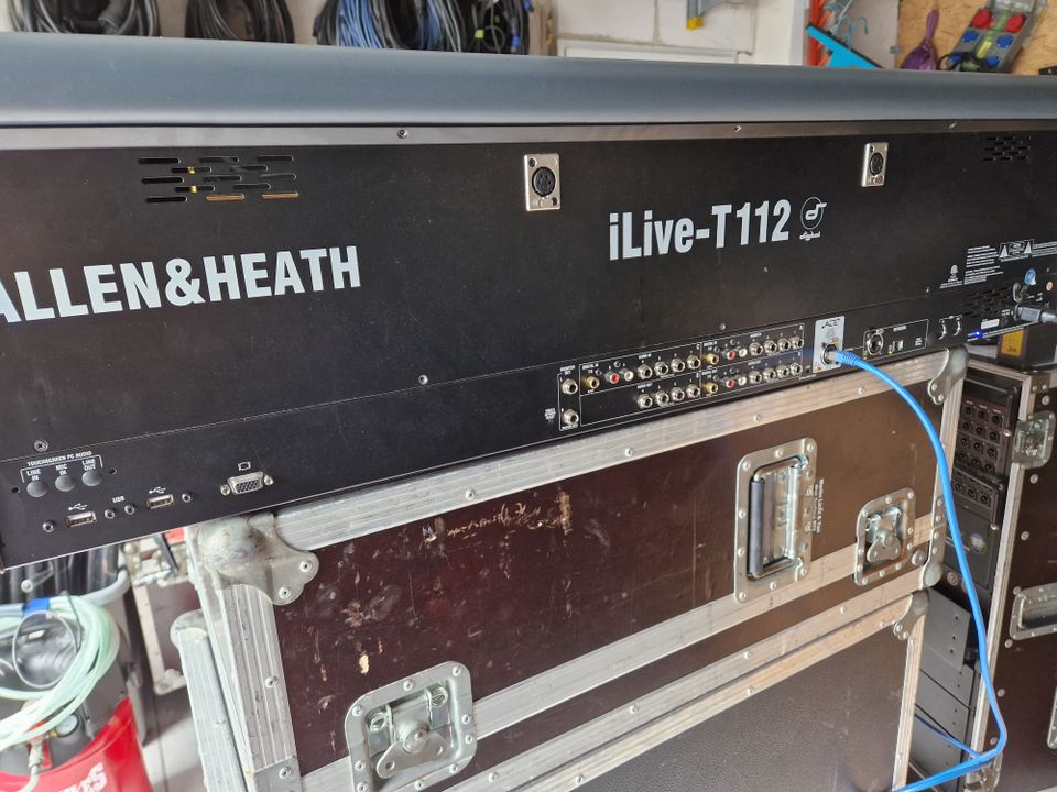 Allen Heath Ilive Surface T112 und Rack IDR48 in Hürth