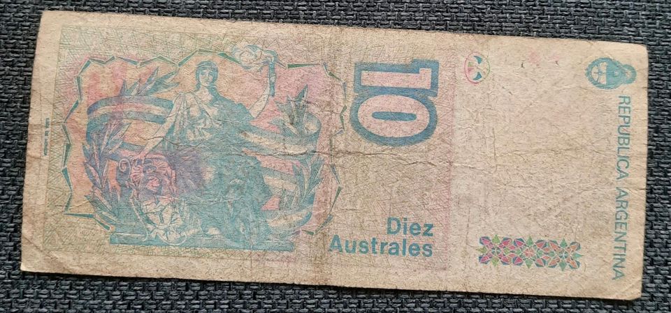 Argentina Banknote 10 Astrales in Igel