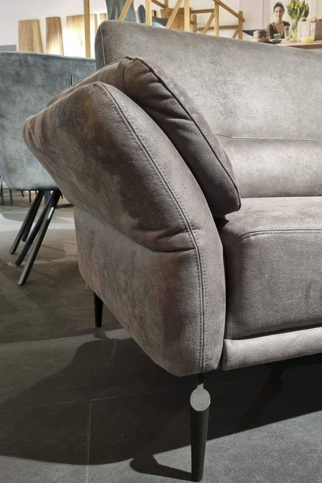 Sofa mit Longchair | reduziertes Musterstück in Viersen